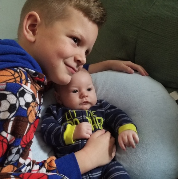 Meet your Posher, Krystal 👱‍♀️👠👜💄🛍 - Picture 4 of 14